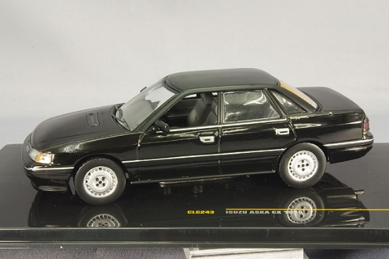 Изображение IXO 1/43 ISUZU Aska CX 1990 black