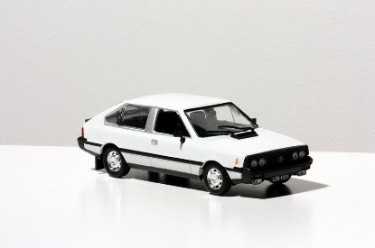 Изображение DeAG Poland 1/43 FSO POLONEZ Coupe белый