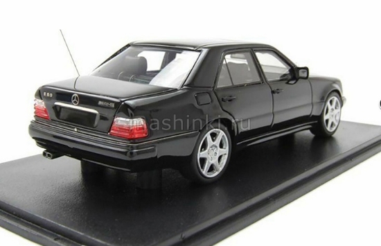 Изображение NEO 1/43 MERCEDES-BENZ E60 AMG (W124) 1995 black