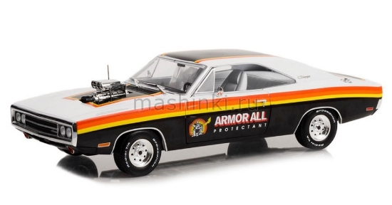 Изображение GREENLIGHT 1/18 DODGE Charger with Blown Engine Armor All 1970