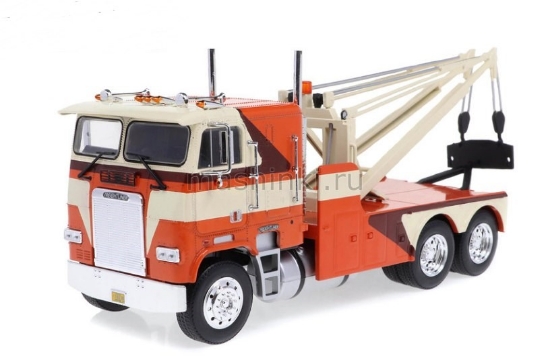 Изображение GREENLIGHT 1/43 FREIGHTLINER FLA 9664 1984 эвакуатор orange/white/brown