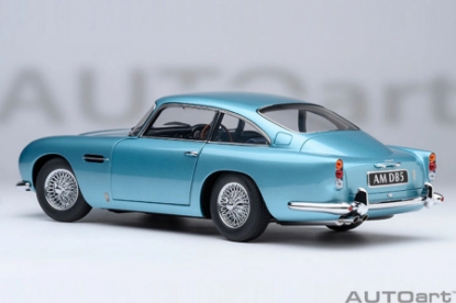 Изображение AUTOART 1/18 ASTON MARTIN DB5 1964 caribbean pearl/blue