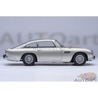 Изображение AUTOART 1/18 ASTON MARTIN DB5 Goldfinger w/weapons silver