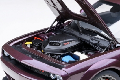 Изображение AUTOART 1/18 DODGE Challenger R/T Scat Pack Shaker Widebody 2022 hellraisin