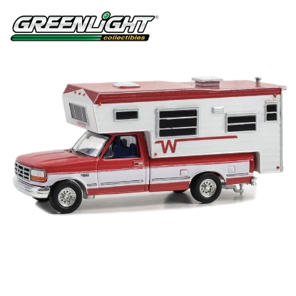 Изображение GREENLIGHT 1/64 FORD F-250 Long Bed Winnebago Camper 1995 bright red/oxford white