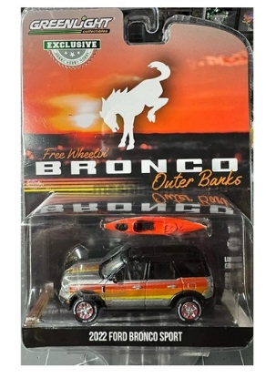 Изображение GREENLIGHT 1/64  FORD Bronco Sport 4x4 5-Дверей Outer Banks с каяком на крыше Free Wheelin Bronco Sport 2022