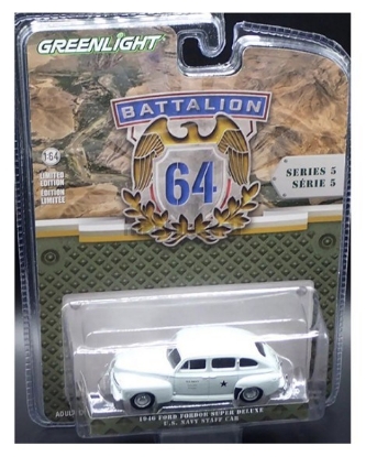 Изображение GREENLIGHT 1/64  FORD Fordor Super Deluxe U.S. Navy Staff Car 1946 white
