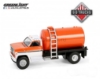 Изображение GREENLIGHT 1/64 CHEVROLET C-70 цистерна удобрения 1984 orange/white