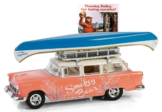 Изображение GREENLIGHT 1/64 CHEVROLET Two-Ten Townsman с каноэ на крыше Thanks Folks for Being Careful! 1955 pink/white