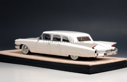 Изображение GLM STAMP 1/43 CADILLAC Fleetwood 75 Limousine 1960 white