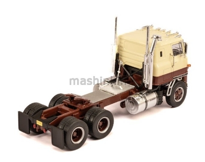 Изображение IXO 1/43 Седельный тягач INTERNATIONAL Transtar COE 1965 beige/brown