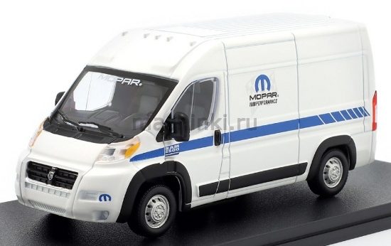 Изображение GREENLIGHT 1/43 RAM ProMaster 2500 Cargo High Roof MOPAR Performance Dragmaster 2018 white